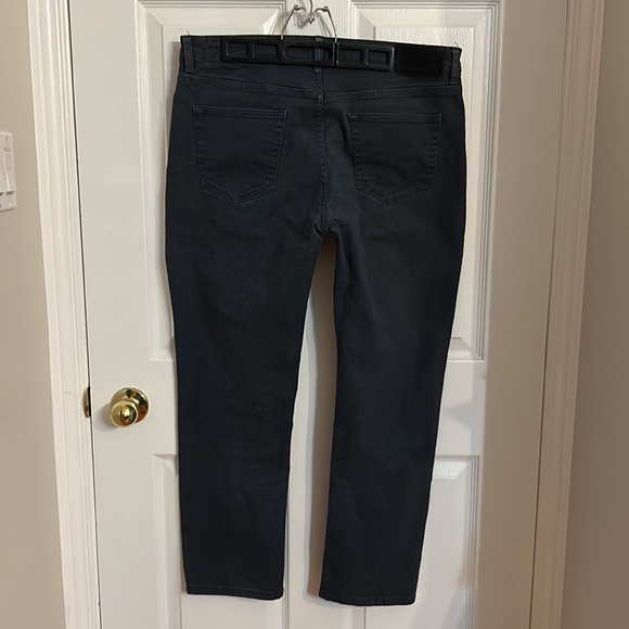 English Laundry 36/30 x 28” Inseam. Blue. Stone Wash Look Jeans. Men’s. Like New - Picture 4 of 9